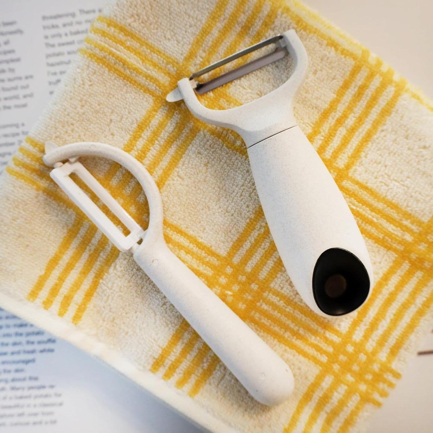 Beille Ceramic Blade Wheat Straw Vegetable Peeler Kitchen Gadgets, 6.5 Inch