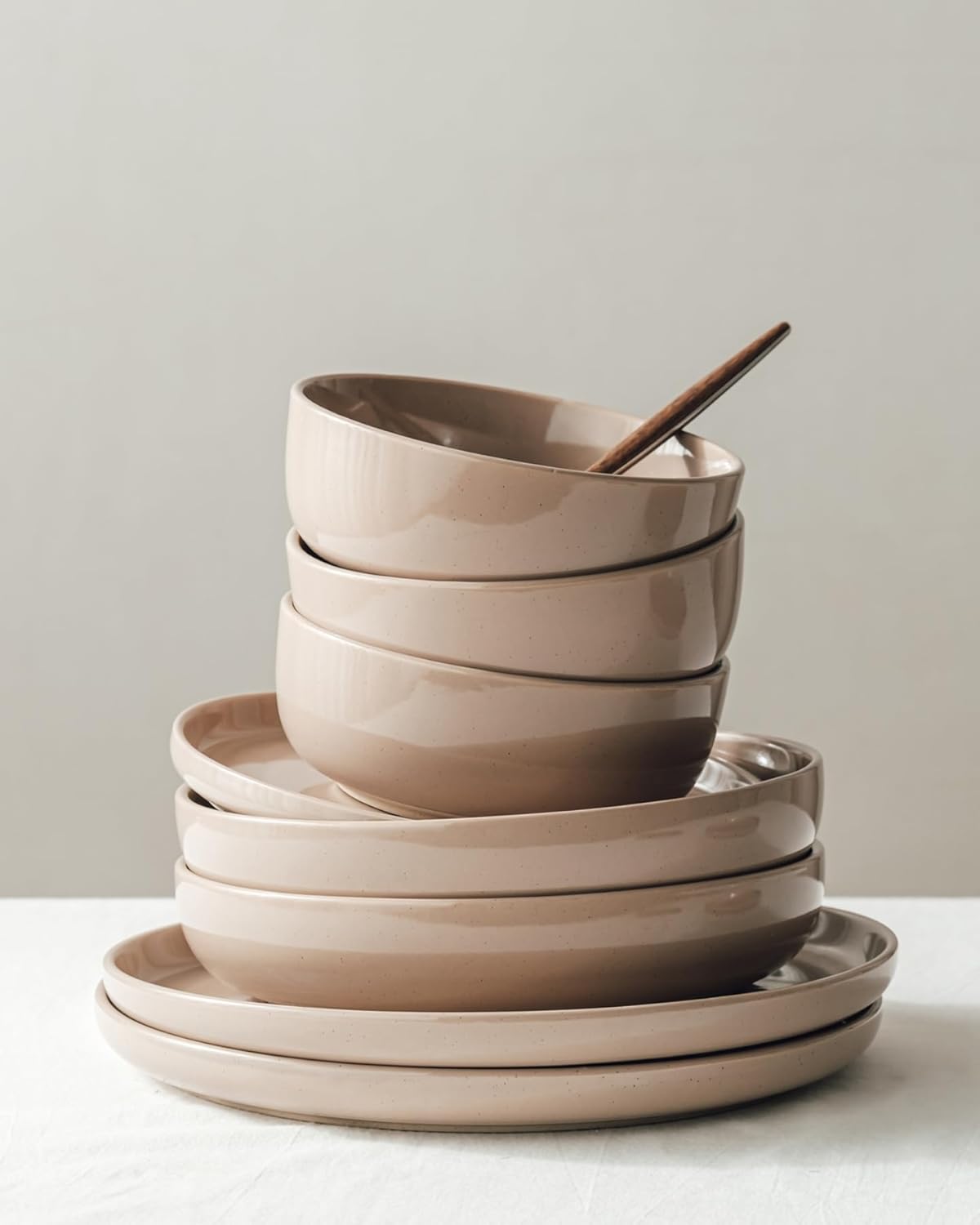 Famiware Milkyway Stoneware Dinnerware Sets with Pasta Bowls, Service for 4 (16 Pieces), Plates and Bowls Sets -Scratch Resistant, Microwave and Dishwasher Safe Dishes Set, Cinnamon Brown