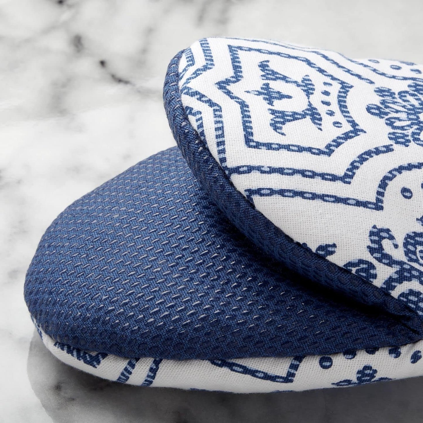 Martha Stewart Strie Medallion Mini Oven Mitt 2-Pack Set, Navy Blue, 5.5"X8"
