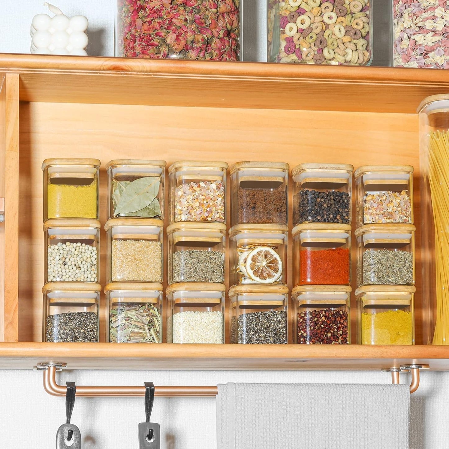 ComSaf Spice Jars with Labels 4 oz 6Pack, Small Spice Containers Starter Set, Glass Seasoning Jars with Lids, Square Seasoning Containers for Salt, Pepper, Chili Powder, Sugar, Ginger Ground, Cumin